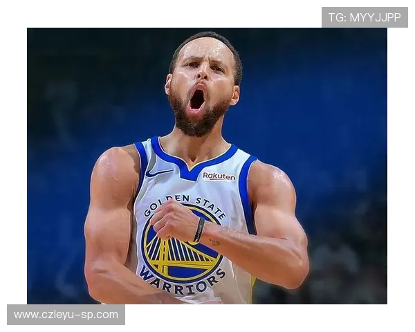 张伯伦低位单打对比库里无球三分，得分来源截然不同