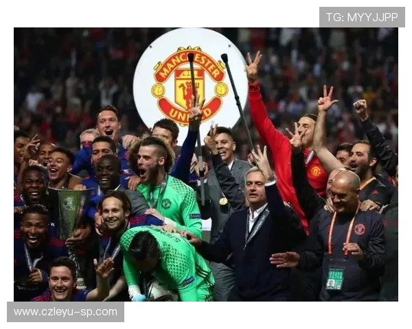 曼联高调豪砸亿元竟沦为豪门陨落预警，争冠压力下的战术失魂与金元梦碎的震撼真相！